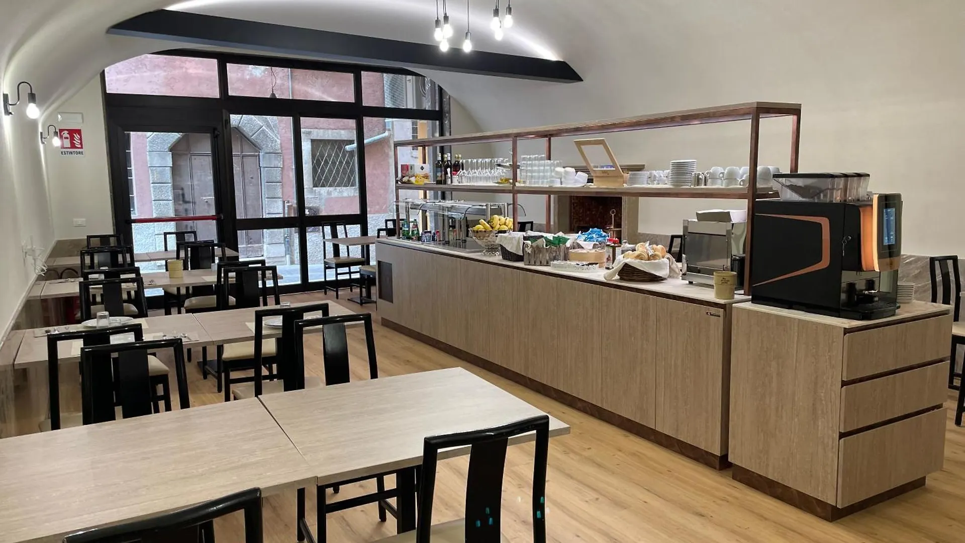 Hotel Central Giacomini サロ 3*,  イタリア