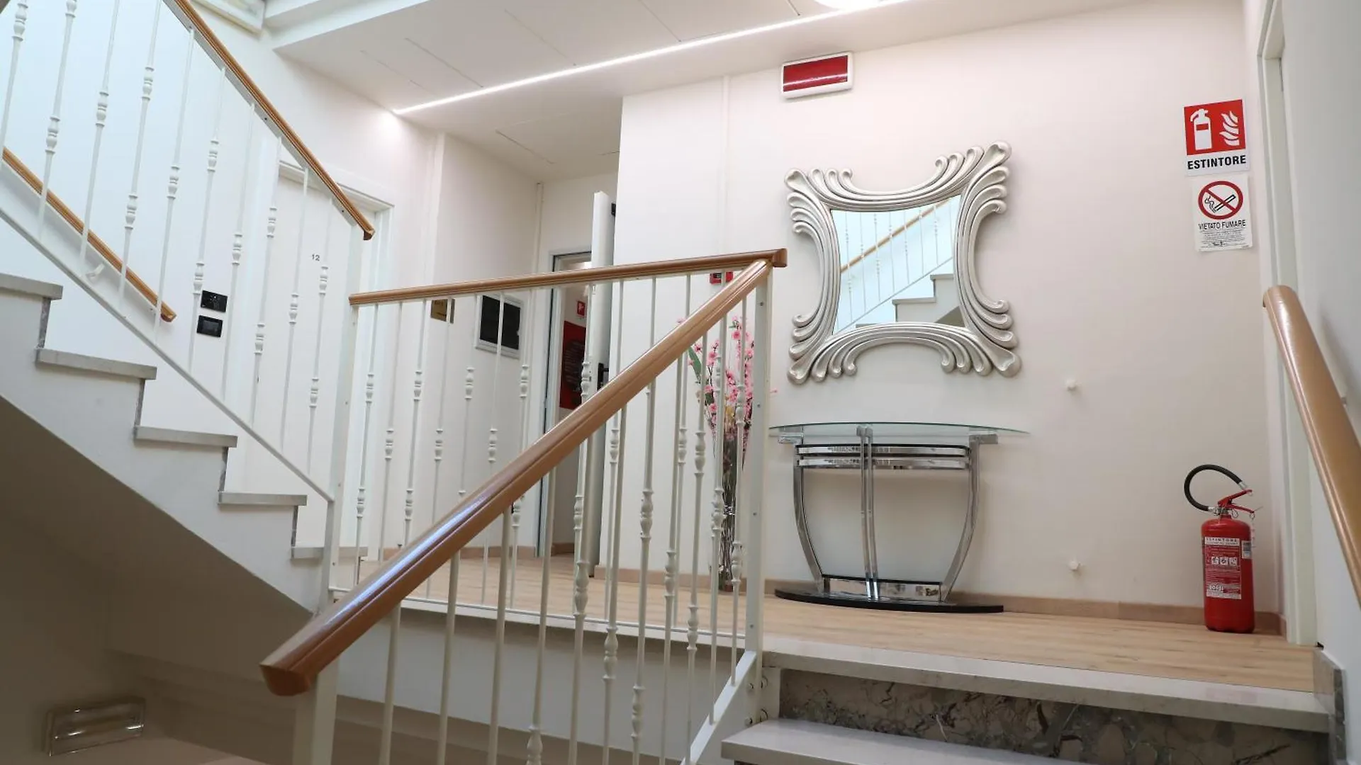 Hotel Central Giacomini Salo 3*,  Italy