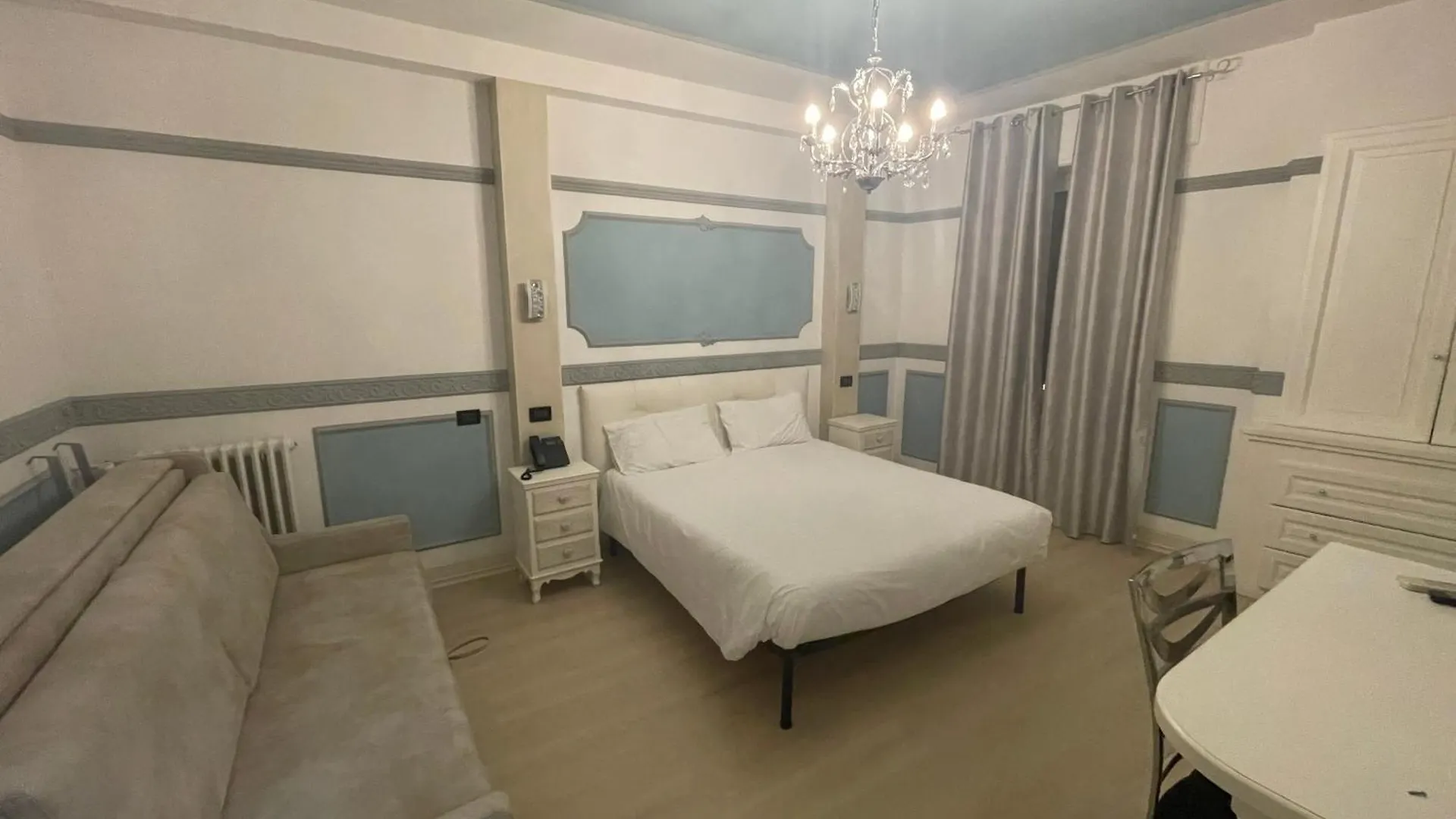 Hotel Central Giacomini Salo 3*,