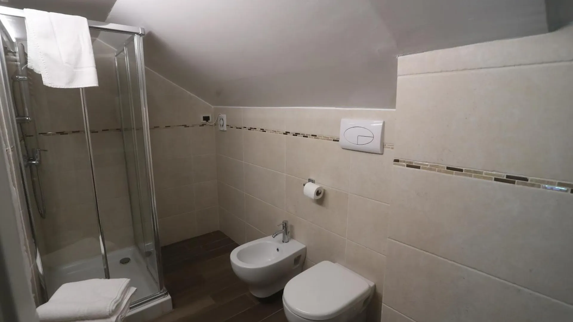 Hotel Central Giacomini Salo 3*,  Italy