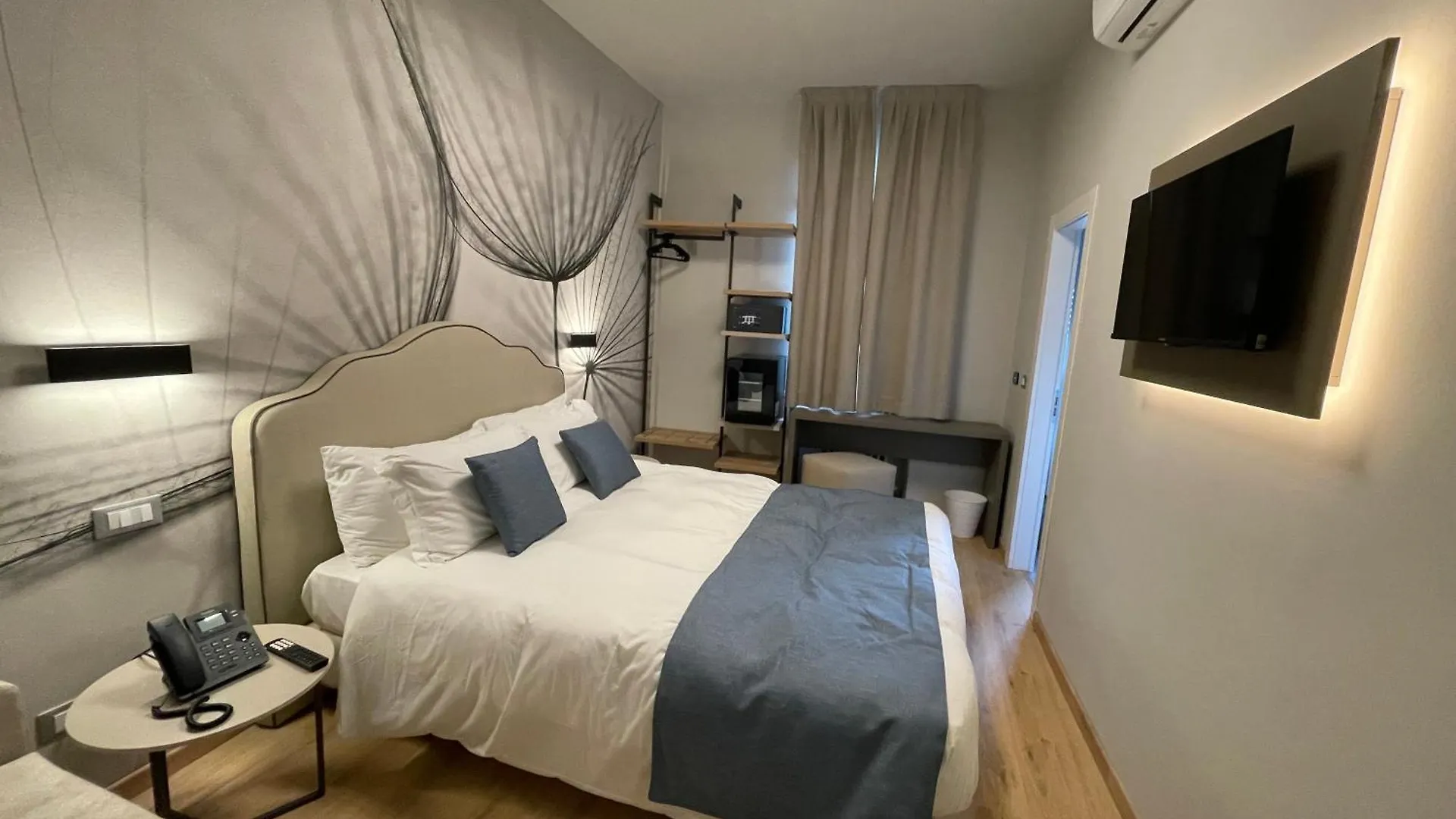 Hotel Central Giacomini Salò 3*,  Italia